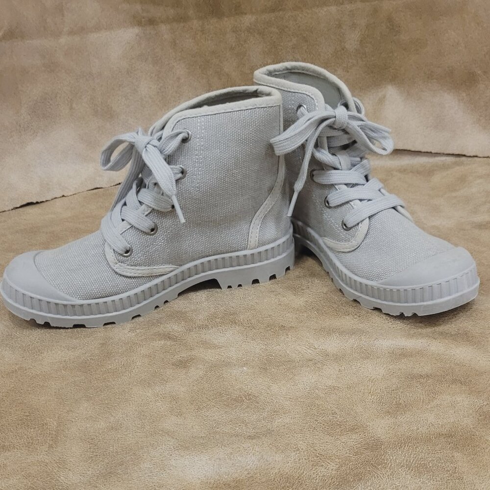 Combat boot